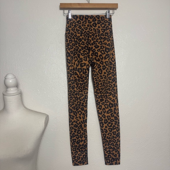 Beach Riot Sport Leopard Print Legging - Picture 1 of 8